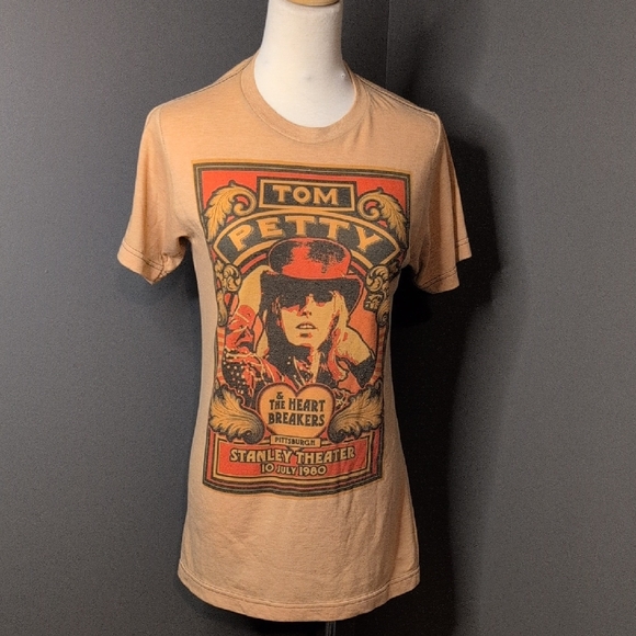 Tops - Tom Petty Graphic T-Shirt